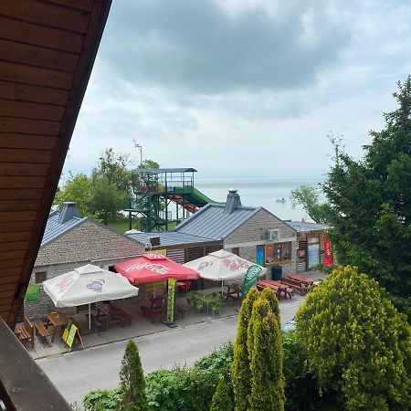 Sunset Beach Apartman Balatonfůzfő エクステリア 写真