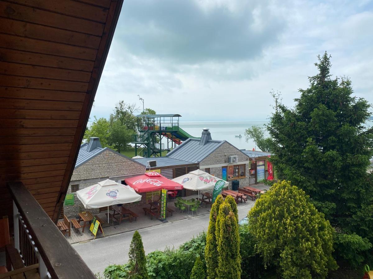Sunset Beach Apartman Balatonfůzfő エクステリア 写真