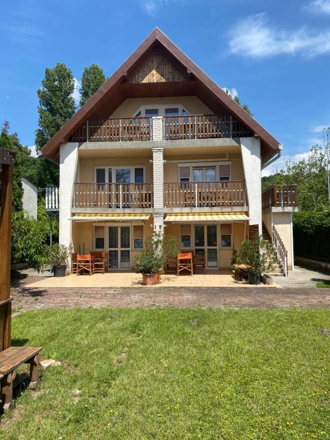 Sunset Beach Apartman Balatonfůzfő エクステリア 写真