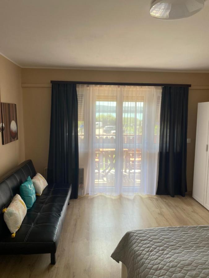 Sunset Beach Apartman Balatonfůzfő エクステリア 写真